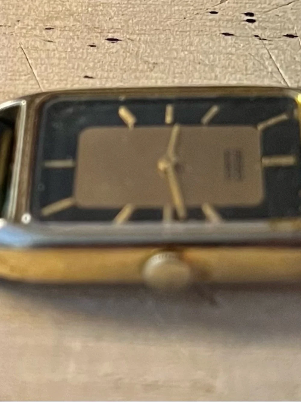 Vintage 1980 Seiko Tank Watch Gold Plated Black Dial Rectangular 1400-5270